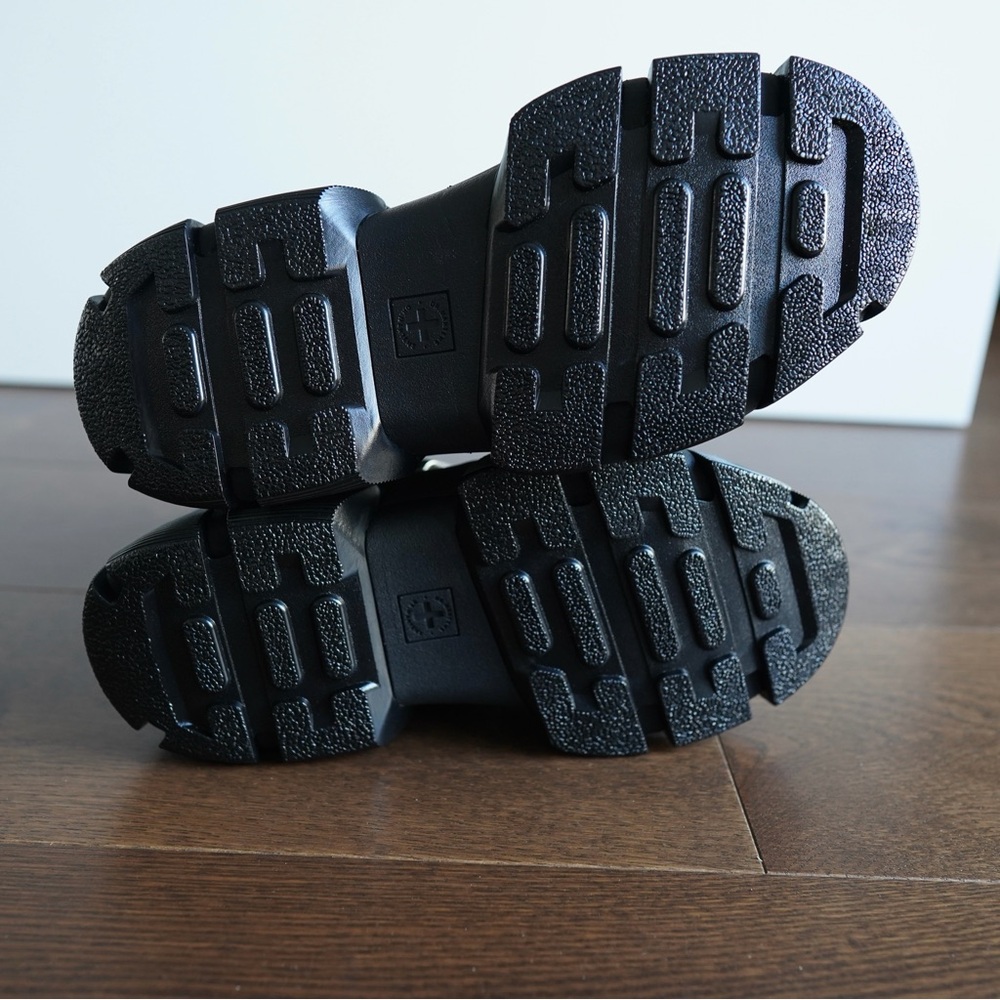 Dr. Martens x Rick Owens DRKSHDW 1460 DMXL Megalace Boots - Picture 5 of 9